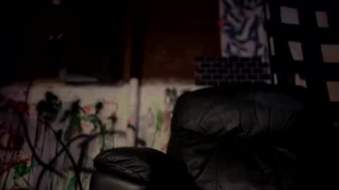 Snapshot of howbowdadareboy33 chatting on 03-08-26, 10:52 ask me online show from 03-08-26, 10:52