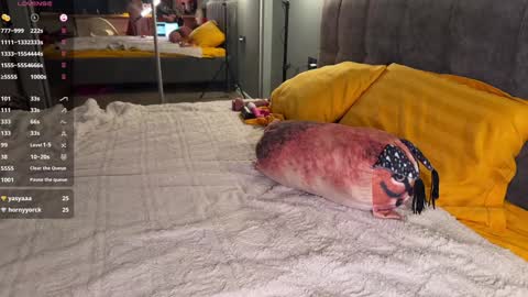 Elizabeth online show from 12-23-24, 04:33