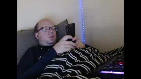 Snapshot of hoyboydkk chatting on 04-24-26, 05:43 Christian online show from 04-24-26, 05:43