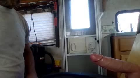hoytme online show from 10-02-25, 05:42