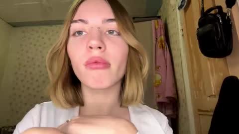 Snapshot of hsiuscherich chatting on 11-22-25, 10:14 hsiuscherich online show from 11-22-25, 10:14