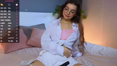 Snapshot of huba_booba chatting on 03-05-25, 07:49 Diane online show from 03-05-25, 07:49