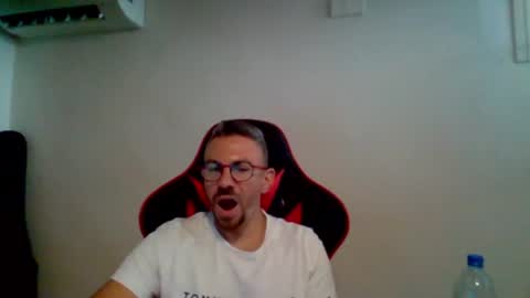 Snapshot of huge__cumshot chatting on 07-15-26, 07:46 huge__cumshot online show from 07-15-26, 07:46