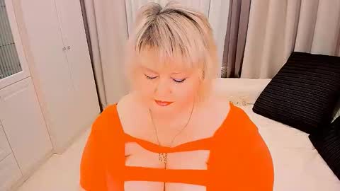 Snapshot of huge_booobs chatting on 03-14-26, 05:07 milli online show from 03-14-26, 05:07