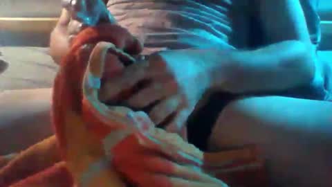 Snapshot of huge_guy_87 chatting on 12-13-25, 11:43 huge_guy_87 online show from 12-13-25, 11:43