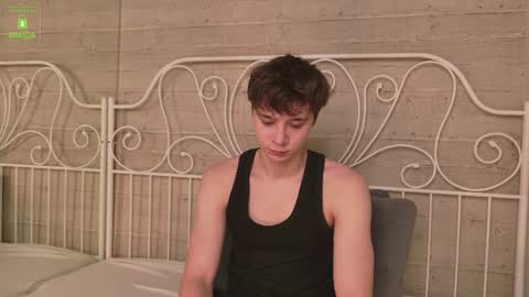 Snapshot of hugebangins_ chatting on 11-06-25, 04:24 ANTHONY online show from 11-06-25, 04:24