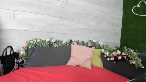 Snapshot of hugeboobserin chatting on 01-07-26, 04:26 Erin online show from 01-07-26, 04:26