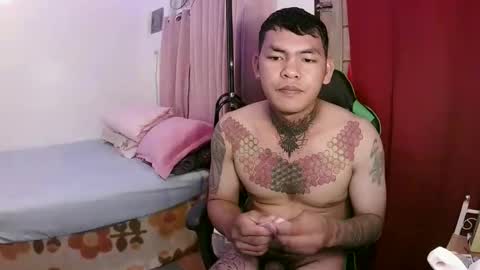 Snapshot of hugecock_jr chatting on 11-23-25, 02:17 JR online show from 11-23-25, 02:17