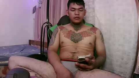 Snapshot of hugecock_jr chatting on 12-04-25, 11:52 JR online show from 12-04-25, 11:52