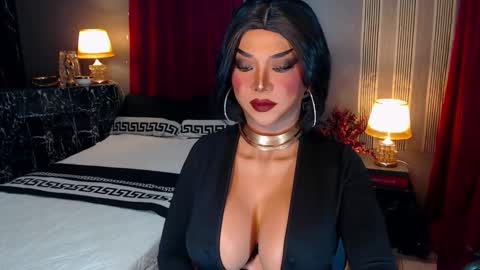 Christine online show from 10-08-25, 03:42