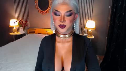 Christine online show from 10-14-25, 08:09