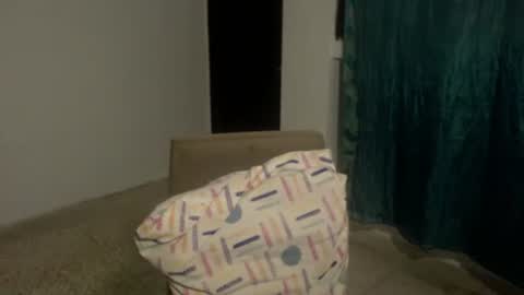 Snapshot of hugedaneska chatting on 01-16-25, 08:00 Danezka online show from 01-16-25, 08:00