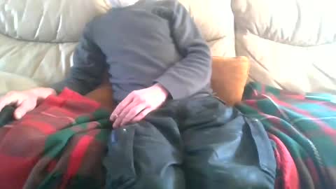 Snapshot of hugenob4u chatting on 04-22-26, 12:07 hugenob4u online show from 04-22-26, 12:07
