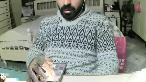 Snapshot of hugeveiny chatting on 03-11-25, 05:57 hugeveiny online show from 03-11-25, 05:57