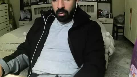 Snapshot of hugeveiny chatting on 01-16-26, 04:44 hugeveiny online show from 01-16-26, 04:44