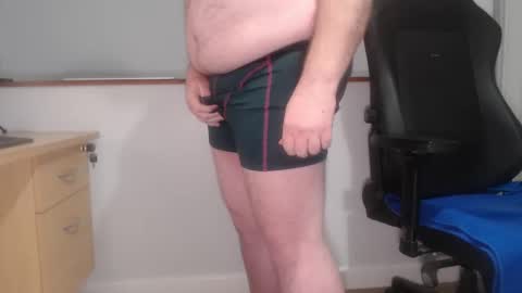 Huggie Bear online show from 03-06-25, 05:33