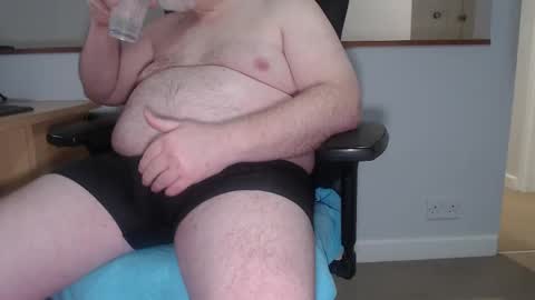 Huggie Bear online show from 03-12-25, 08:41