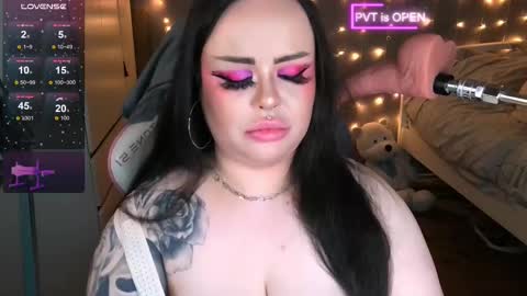 Maddison online show from 02-17-25, 06:37