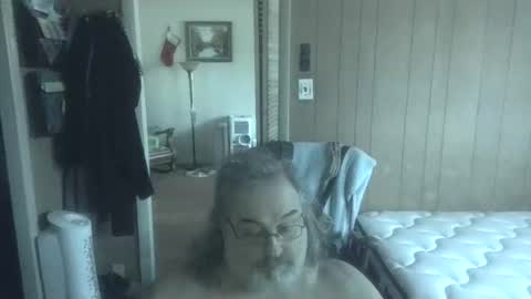 Snapshot of huggybear566 chatting on 05-04-26, 01:40 lonely huggy bear online show from 05-04-26, 01:40