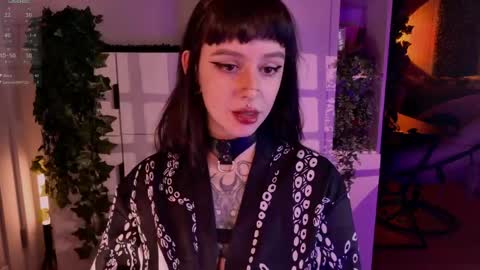 Mika online show from 03-30-26, 06:42