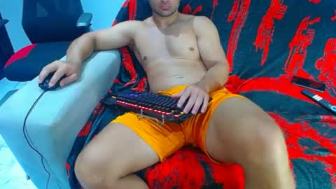 Snapshot of hugo_19cm chatting on 06-24-26, 05:50 hugo19cm online show from 06-24-26, 05:50