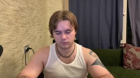 Snapshot of hugo__brad chatting on 04-27-26, 07:34 Hugo online show from 04-27-26, 07:34