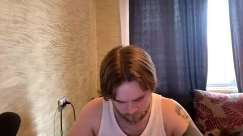 Snapshot of hugo__brad chatting on 06-17-26, 11:34 Hugo online show from 06-17-26, 11:34