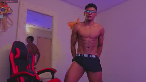 Snapshot of hugo_cano chatting on 02-26-26, 04:55 Hugo Cano online show from 02-26-26, 04:55