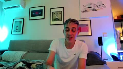 Snapshot of hugolandcam chatting on 12-01-24, 08:31 Hugo online show from 12-01-24, 08:31