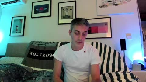 Snapshot of hugolandcam chatting on 12-03-24, 09:23 Hugo online show from 12-03-24, 09:23