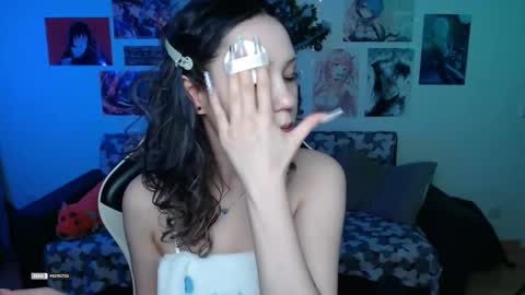 Snapshot of hugomin chatting on 01-16-26, 01:42 HugoMin online show from 01-16-26, 01:42