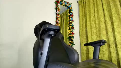 Snapshot of huila97 chatting on 05-28-26, 01:47 elecktra12 online show from 05-28-26, 01:47