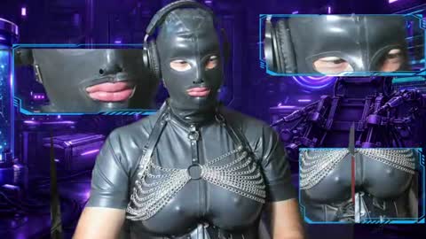 Snapshot of humandr0id chatting on 07-15-26, 05:56 Humandroid online show from 07-15-26, 05:56