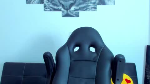 Eli online show from 02-25-25, 02:58