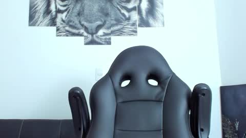 Snapshot of humber_eli chatting on 12-04-25, 01:26 Eli online show from 12-04-25, 01:26