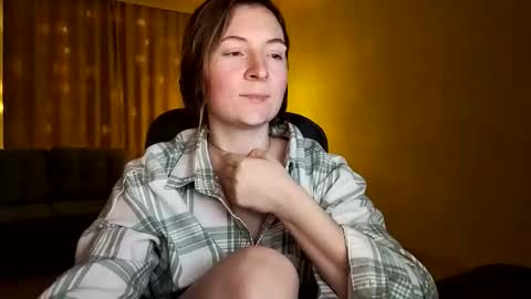 Snapshot of humpygrey chatting on 12-20-25, 06:26 HumpyGrey online show from 12-20-25, 06:26