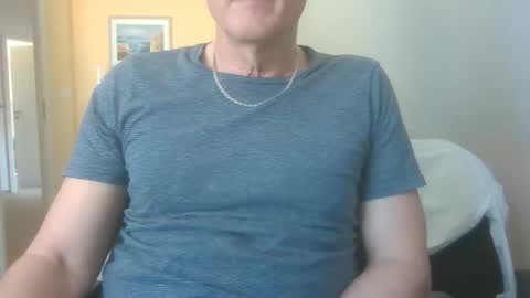 hundeleine online show from 04-21-26, 07:14