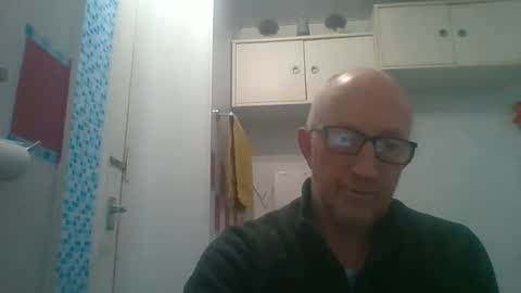 Snapshot of hung69foryou chatting on 12-15-24, 03:09 hung69foryou online show from 12-15-24, 03:09