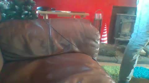 Snapshot of hung69foryou chatting on 12-19-24, 01:51 hung69foryou online show from 12-19-24, 01:51