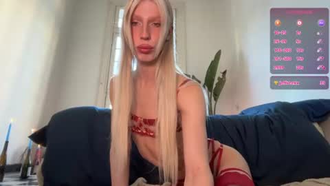 Snapshot of hung_angel_xxl chatting on 06-30-26, 12:28 Alice help me reach 100 likes online show from 06-30-26, 12:28