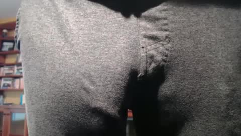 Snapshot of hung_hot_fit10 chatting on 02-01-25, 12:29 Big uncut cock dripping online show from 02-01-25, 12:29