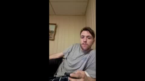 Snapshot of hungasl chatting on 12-15-25, 05:17 hungasl online show from 12-15-25, 05:17