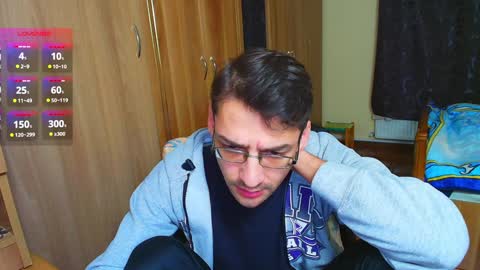 Snapshot of hungeddy chatting on 12-06-24, 02:38 Eddy online show from 12-06-24, 02:38