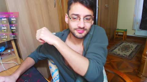 Snapshot of hungeddy chatting on 12-21-24, 11:55 Eddy online show from 12-21-24, 11:55