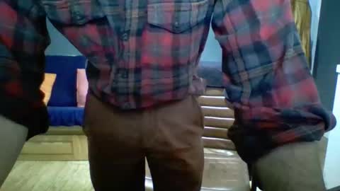 hunghard2004 online show from 10-17-25, 09:45