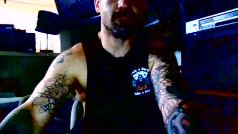 hungherowithoutacape online show from 08-06-26, 12:18
