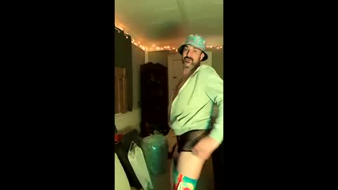 hungitalian40 online show from 04-05-26, 03:04