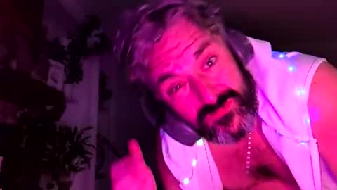 hungitalian40 online show from 06-30-26, 08:43