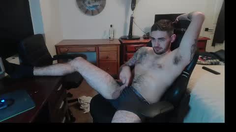 hungmtnman2256 online show from 02-26-26, 03:38