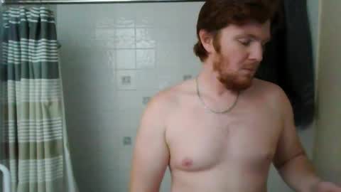 Snapshot of hungnred5 chatting on 01-11-26, 09:20 hungnred5 online show from 01-11-26, 09:20